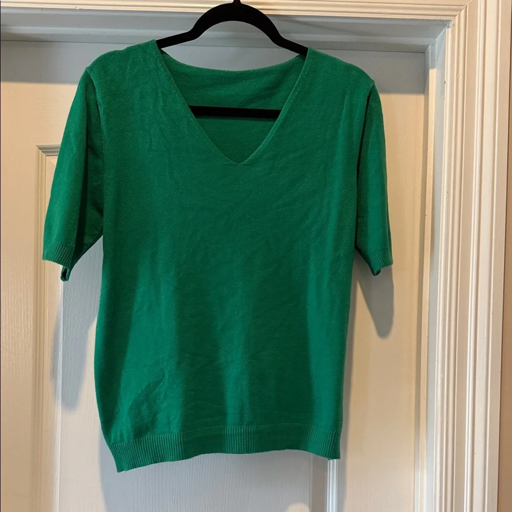 Emerald Green V-Neck Short Sleeve Top - Picture 1 of 2